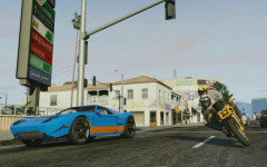 gta online gameplay friends riding through streets 2